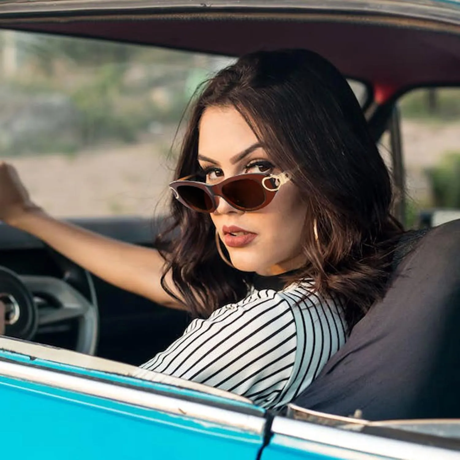 LJCZKA Retro Oval Sunglasses for Women 90s Small Cat Eye Sun Glasses Classic Luxury Metal Frame Vintage Cateye Shades
