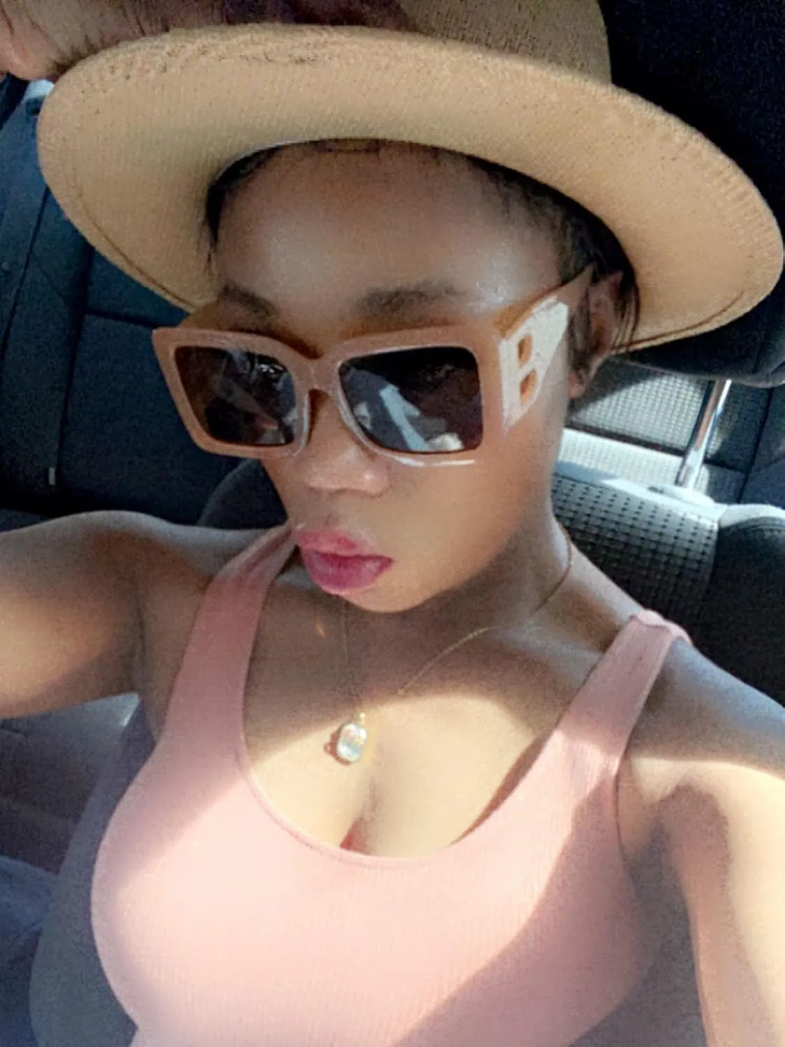 PORADAY Fashion Large Square Sunglasses for Women Men Trendy Black Thick Frame Luxury Designer Sun Glasses Modern Big Frame